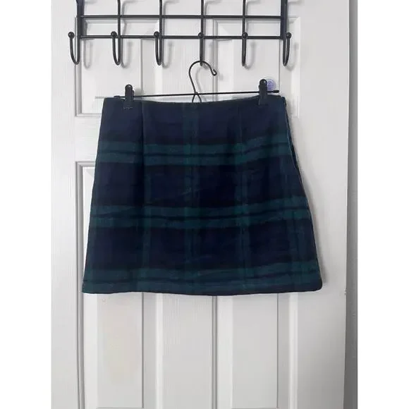 New Women’s Plaid Wool Skirt Size Medium - Picture 2 of 7